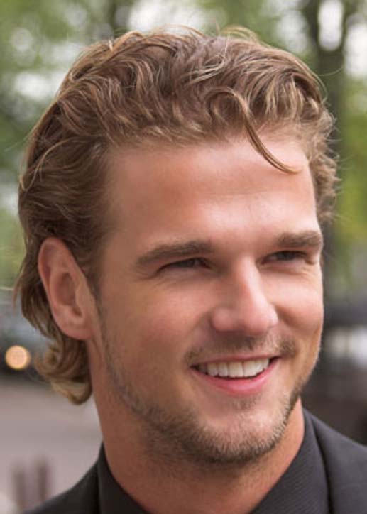 30 Cool Hairstyles For Men With Wavy Hair Mens Craze